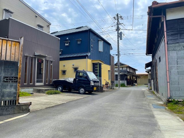 前面道路突き当りは住宅につき、車通りが少なく静かな住宅地です！