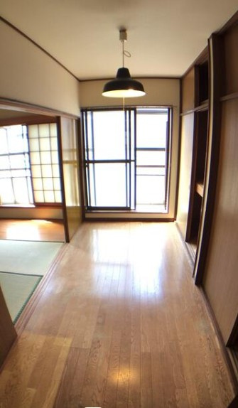 2階洋室　4帖