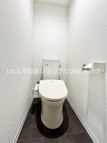 トイレはウォシュレット標準の節水トイレで、デザイン性・清掃性に優れたトイレを採用