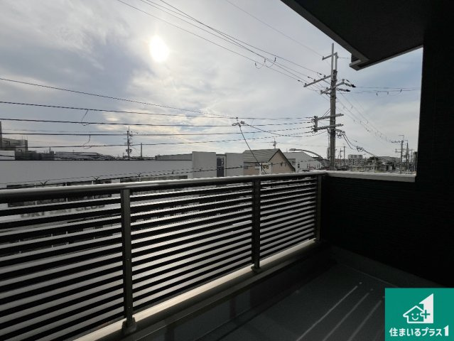 日当たりのよいバルコニー！お部屋が開放的に！