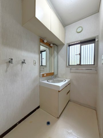 吊戸棚があります