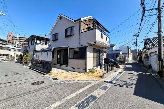 外観（カーポート・ブロック塀・植栽・植木鉢撤去予定）