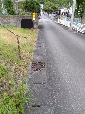 緑豊かな場所にあります。自然を身近に感じる事が出来ます。東に香貫山、西に駿河湾が望めます。