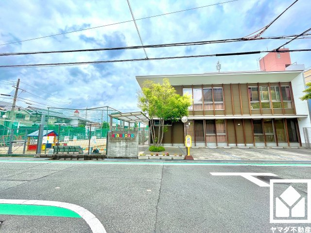 突然の来訪時にも防犯面で心強いモニター付きインターホンを設置。お留守番中のお子様も、室内からスムーズに相手の確認ができます。