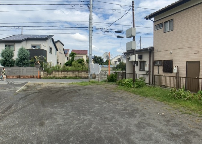 人が暮らすうえで日光は大切な要素となります。日当たりの良さは譲れないポイントですね。併せて近くに大きな建築物の建築予定がないか、あるいはそれが可能な土地が近くにないか事前に確認することもお勧めします。
