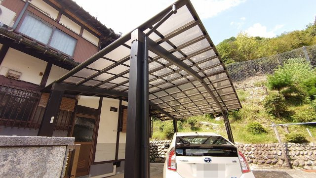 ◎ワイドカーポート付き駐車場