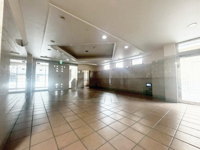 清潔なエントランスです