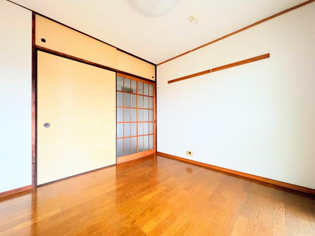 ◆柔らかい陽光が差し込む明るいお部屋を演出する設計。彩光の取れる窓が気持ちの良いお部屋を創り上げます。