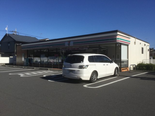 セブンイレブンまで徒歩3分