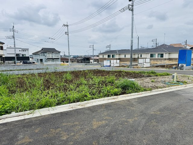 ～南東側5ｍ道路に面しています～