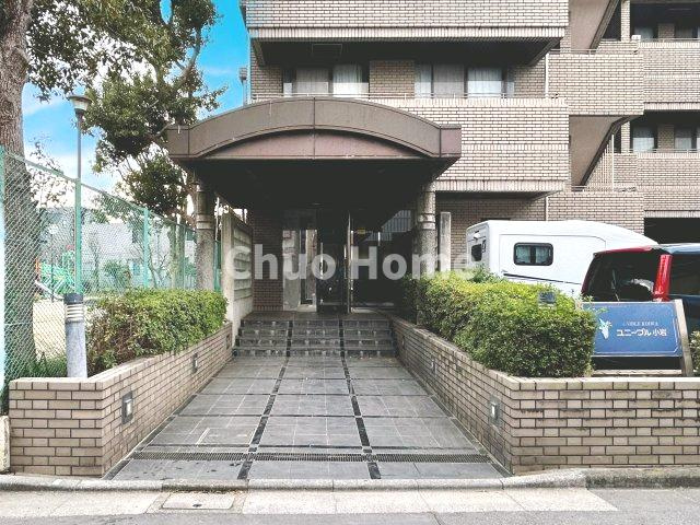 【エントランス】マンションのエントランスは、その物件の印象を決める、顔とも言える場所です。毎日通る場所ですからきれいなのが一番です。