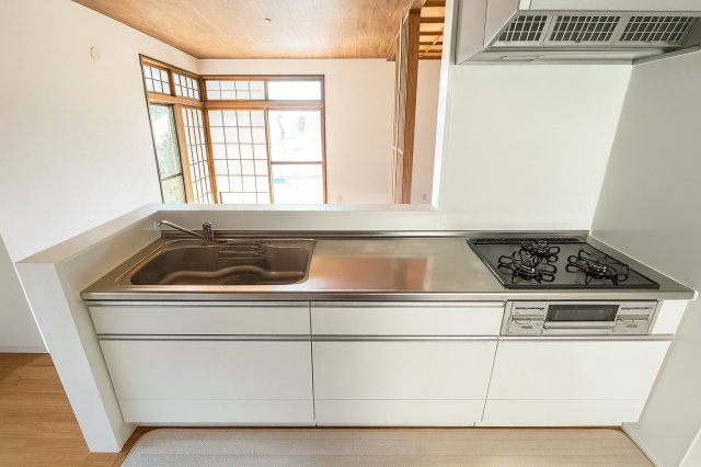 対面キッチンならお子様と会話しながらのお料理も出来ます