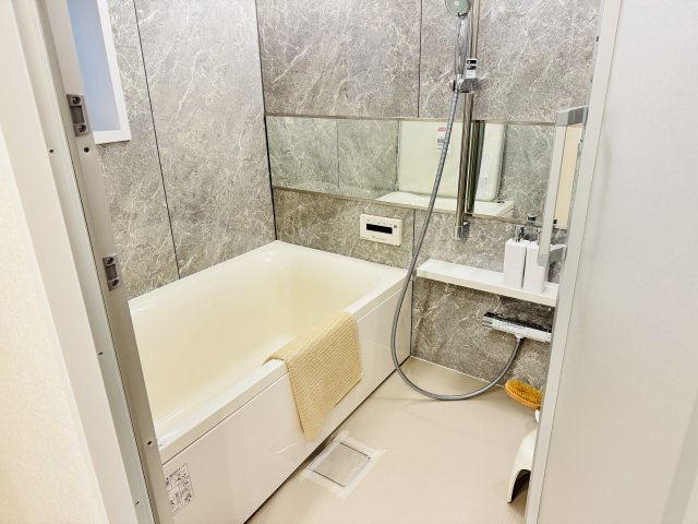 ～新規交換したキレイなバスルーム　気持ち良く湯船に浸かる事が出来ます～