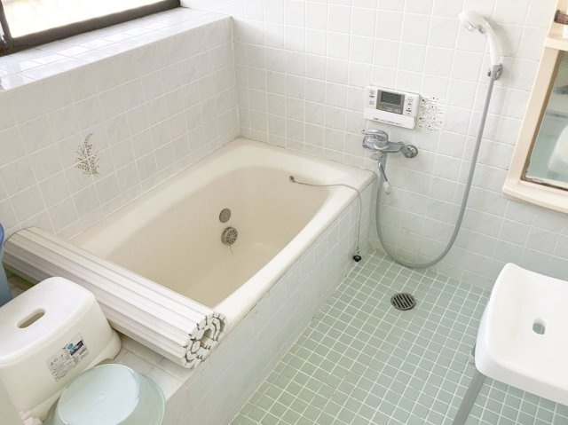 大きな出窓があり、浴室にこもる湿気をしっかり換気できます！