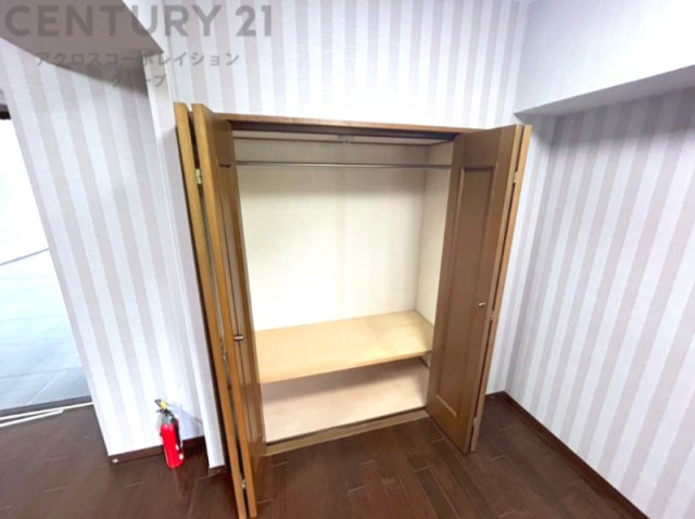 衣類やアクセサリー、小物類の収納が便利で整理整頓がしやすく、部屋の美観を保ちつつ、スペースを最大限に活用できます。衣服のしわやダメージを防ぎ、長持ちさせることができます。