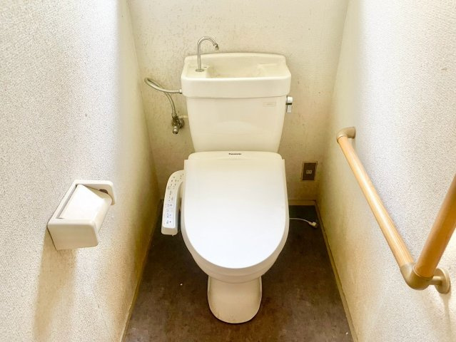トイレは2階にもあります♪