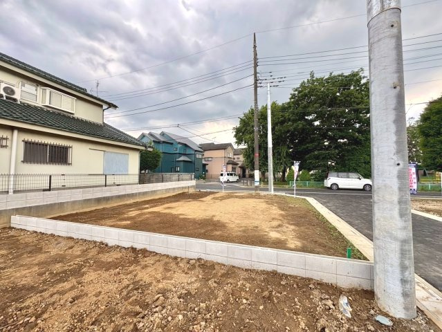 全10区画　　間取り・外観・設備まで自由にプランニング可能。暮らし方に合わせた住まいをご提案できます。花田小学校まで徒歩約4分(270ｍ)、毎日の通学がしやすい住環境です。
