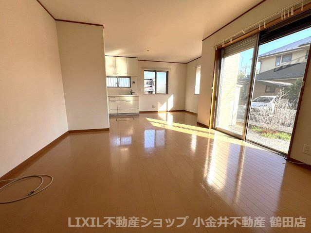 明るいリビングです