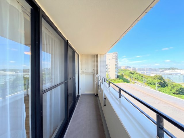 ◆広いバルコニーは寝室と子供部屋からアクセスできる2WAY動線。お布団も洗濯物もたくさん干せます！！