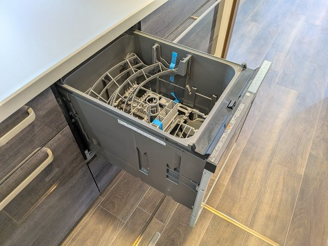 ～食洗機付き　食事後の食器洗いはお任せ、家族でゆっくりとくつろげます～