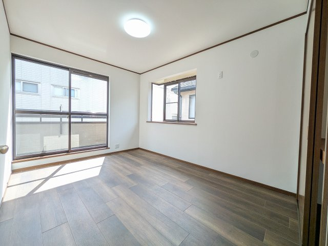 ～2階バルコニーに面している洋室です～
