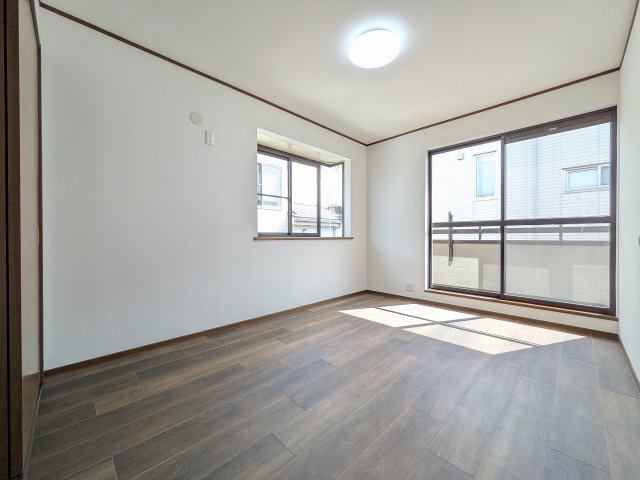 ～2階バルコニーに面している洋室です～