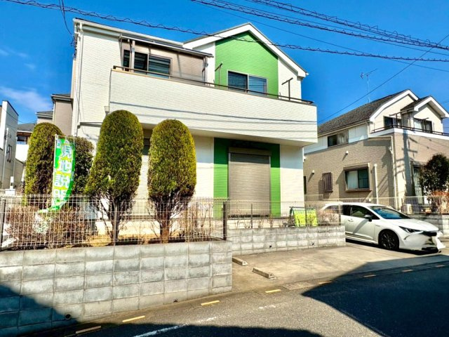 ■南西道路（幅員6ｍ）につき陽当り良好　■駐車2台（車種による）+庭付き　■2026年新規リフォーム済み！　■戸塚南小学校まで徒歩7分（約500ｍ）、戸塚西中学校まで徒歩14分（約1100ｍ）！