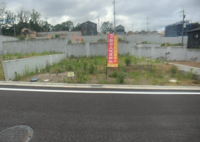 物件の詳細については、現地を見てわかること以外に、役所や法務局などで調べないとわからないことがあります。そのため、現地に行く場合は、もしこの物件を買ったらどのような生活ができるかをイメージしましょう。