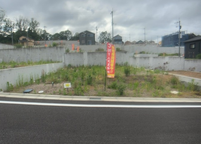 家を建てる前提で土地を探している場合、地盤の丈夫さは譲れない条件の一つです。地盤が脆弱だと追加工事が必要となります。また、過去に地盤沈下や液状化現象を起こした土地は、できるだけ避けた方がいいでしょう。