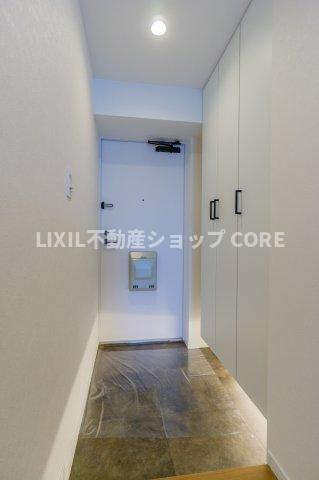 玄関ホールがスッキリ広々としていると帰る時も出ていく時も気持ちが良いものです！　