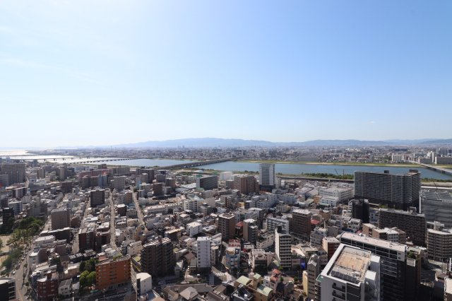 【物件からの眺望】37階からの眺望！周辺に高層建築物がないため、抜けた眺望が満喫可能☆
