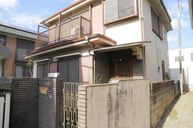 家を建てる前提で土地を探している場合、地盤の丈夫さは譲れない条件の一つです。地盤が脆弱だと追加工事が必要となります。また、過去に地盤沈下や液状化現象を起こした土地は、できるだけ避けた方がいいでしょう。