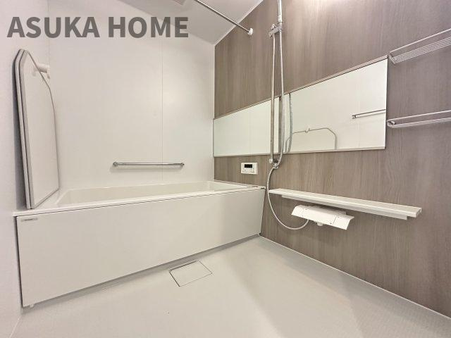 毎日の疲れを癒すバスタイム。住宅相談はアスカホームにお任せください。