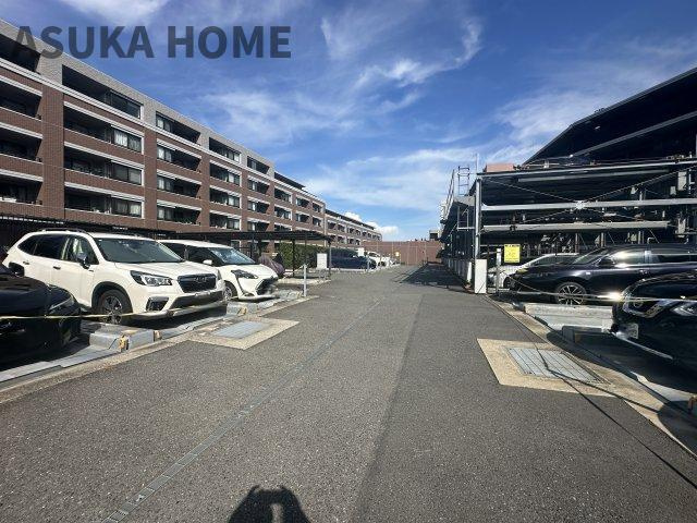 駐車場の空き状況については、その都度、確認いたしますのでお気軽にお聞きください。