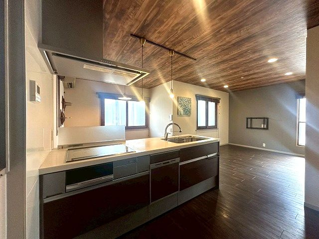 IHクッキングヒーター・食洗機付です。