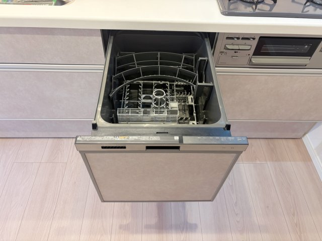 システムキッチンには食洗器付きです