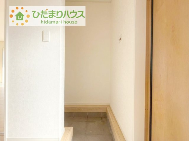 土間の玄関シューズクロークならアウトドア用品やベビーカーも土汚れを気にせずスッキリ収納できます！