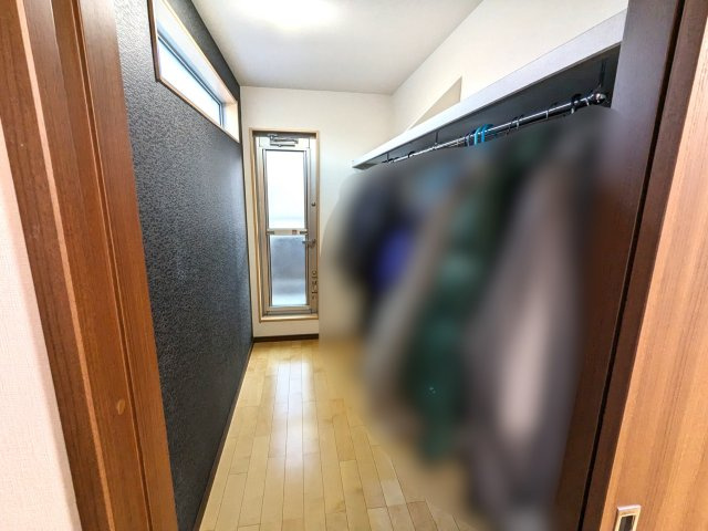 奥行きたっぷりなウォークインクローゼットです！！