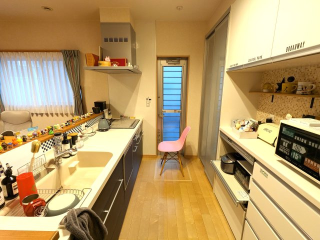 使いやすいカップボードもございます