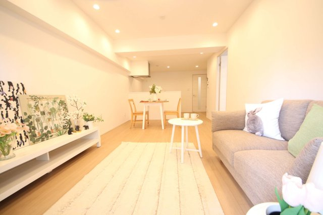 （リノベーション内容）給湯器、キッチン、浴室、洗面台、トイレ、建具交換　他