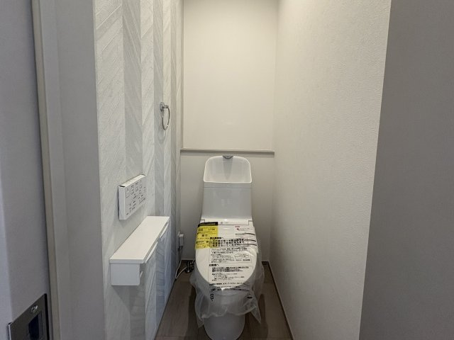 白を基調にした、清潔なトイレです！