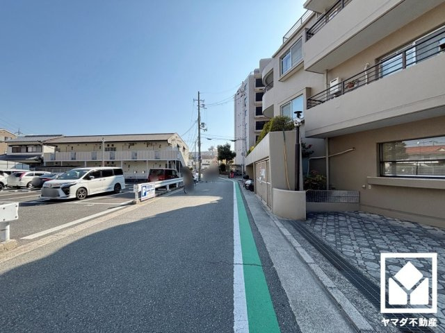 安心・安全な暮らしをサポートするオートロックシステムも備えています。