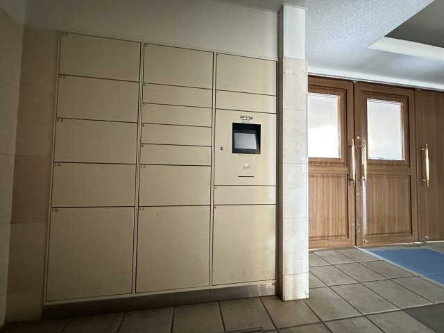 不在時にもあると大変便利な宅配ボックスを完備。
