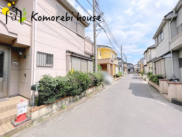 前面道路含む現地写真です
