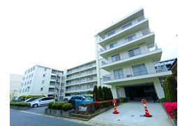 興人浦安マンションの外観