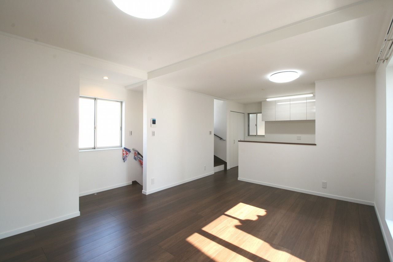 当社施工作品例　一級建築士による無料の間取り作成も承ります。　当社施工現場、ショールームもあり。お気軽にお問い合わせください。