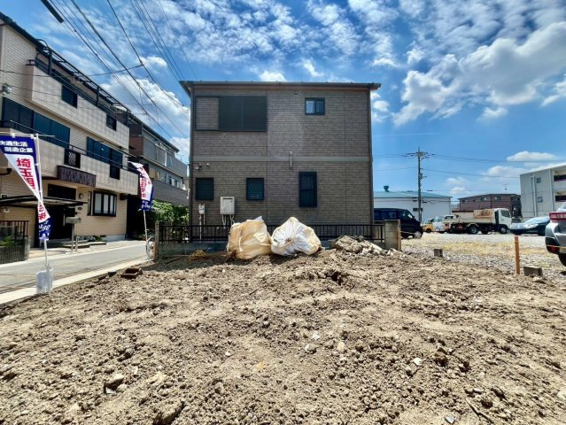 東武スカイツリーライン「獨協大学前」駅徒歩約10分！閑静な住宅街・敷地約20坪・自由設計で夢のマイホームはいかがでしょうか！東武ストアまで徒歩約6分(450ｍ)、お買い物に便利です！