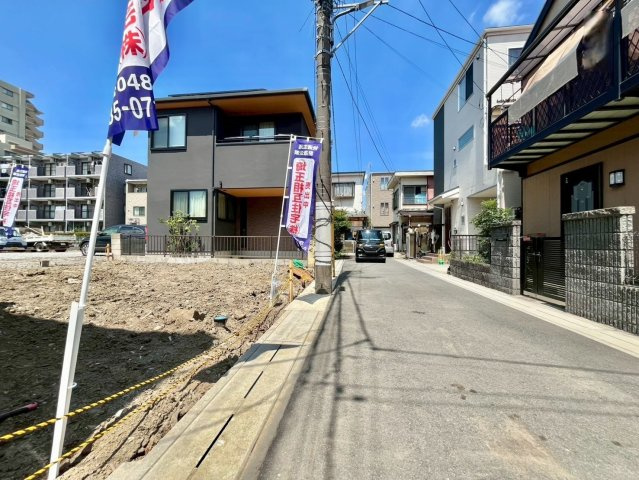 東武スカイツリーライン「獨協大学前」駅徒歩約10分！閑静な住宅街・敷地約20坪・自由設計で夢のマイホームはいかがでしょうか！東武ストアまで徒歩約6分(450ｍ)、お買い物に便利です！