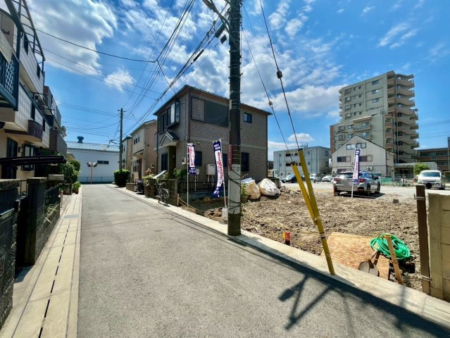 東武スカイツリーライン「獨協大学前」駅徒歩約10分！閑静な住宅街・敷地約20坪・自由設計で夢のマイホームはいかがでしょうか！東武ストアまで徒歩約6分(450ｍ)、お買い物に便利です！