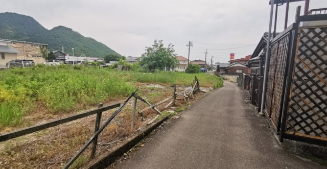 西側道路